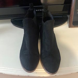 Black suede Ankle boots